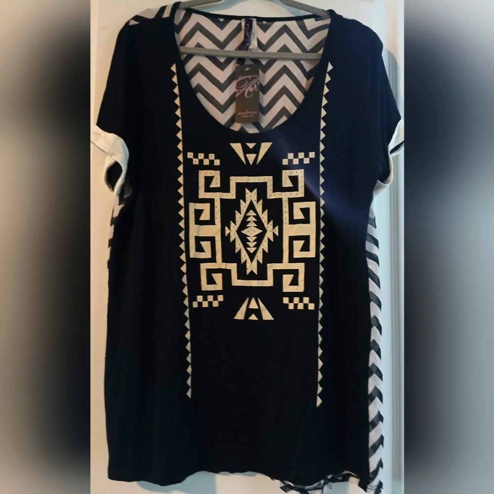 NWT-🤍AZTEC STYLE DRESS SHIRT SZ 1X BEAUTIFUL 😍